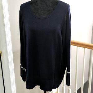 Sweater with pleated cuffs